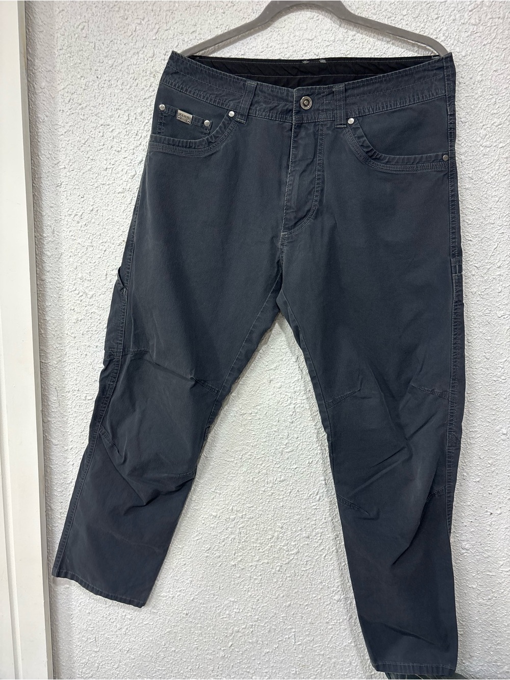Kuhl Men's Relaxed Fit Jeans in Charcoal